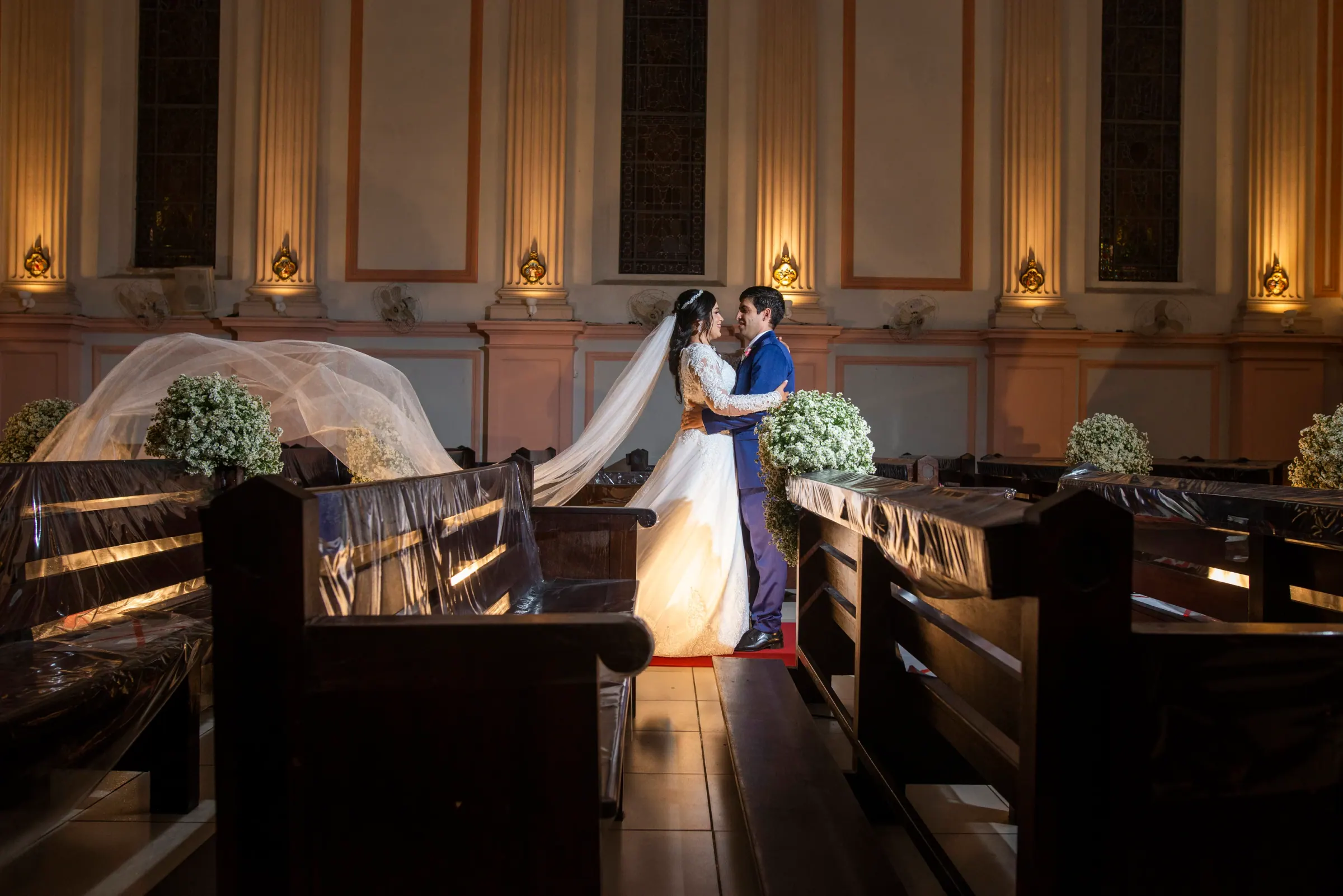 Cerimônia de casamento celebrada na igreja